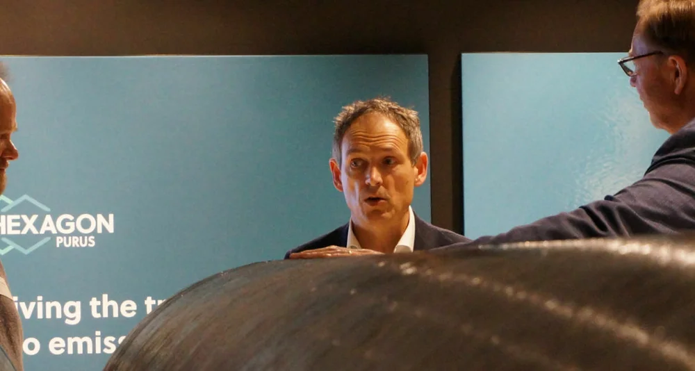 Morten Holum 3 Hexagon Purus Martime foto Ogne