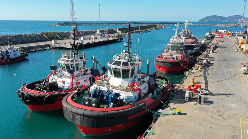 Slepebat med marine kongsberg foto kongsberg maritime