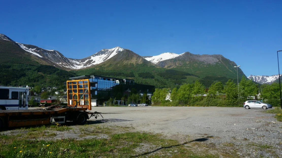 Morebiltomta mai 2024 foto Ogne