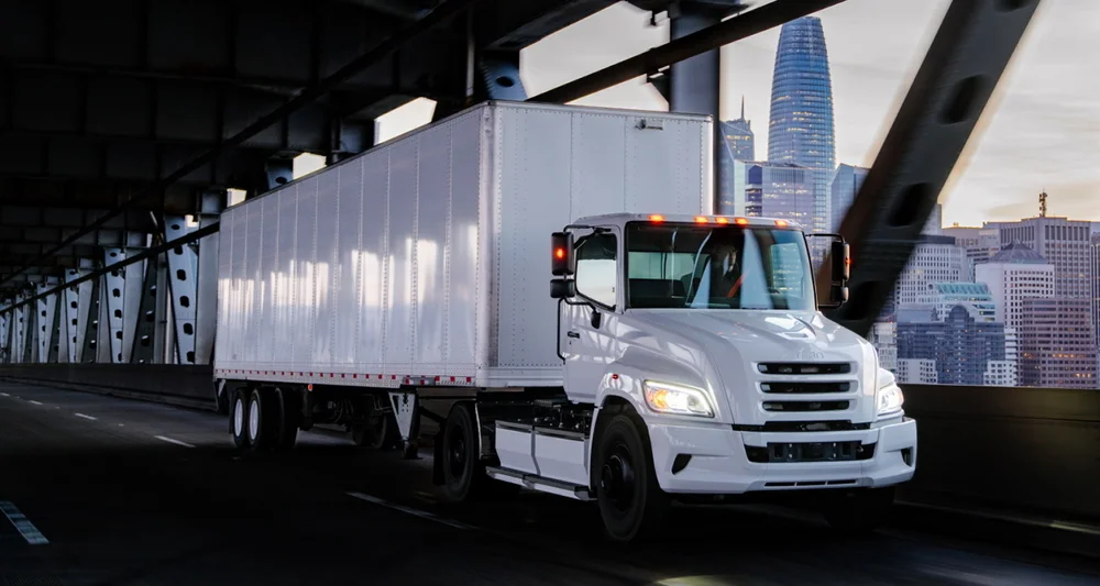 Hexagon Purus Hino Tern RC8 foto hino truck