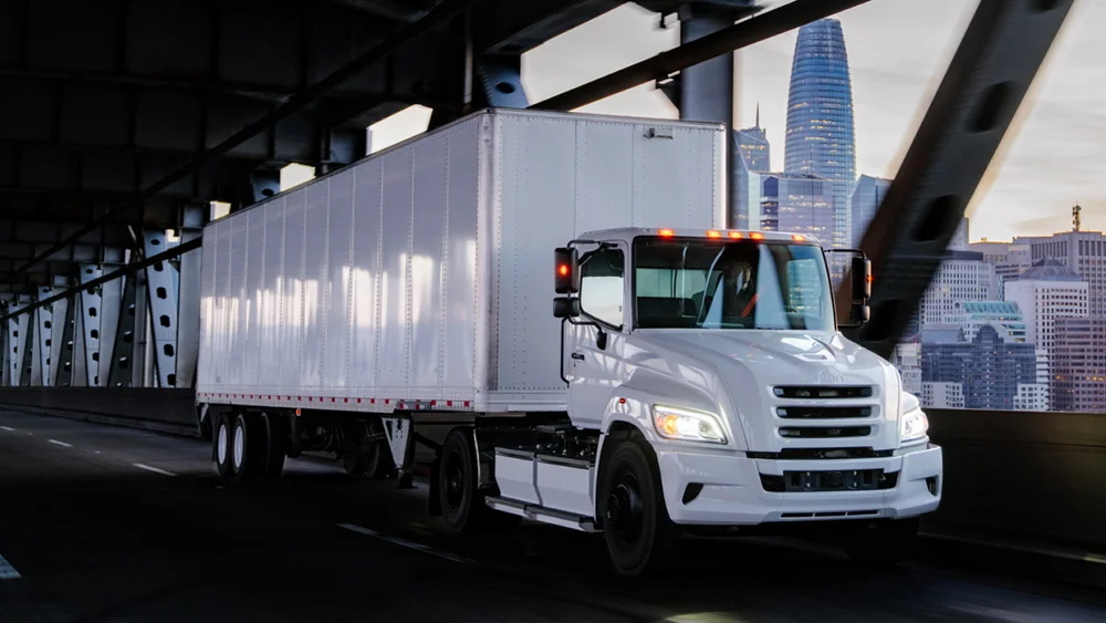 Hexagon Purus Hino Tern RC8 foto hino truck