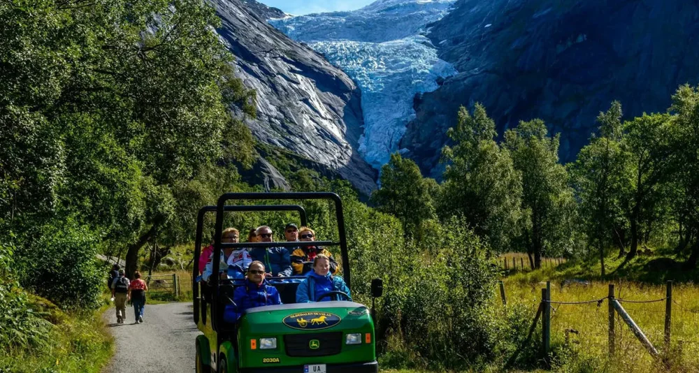 Olden Cruise v breen foto Olden Cruise