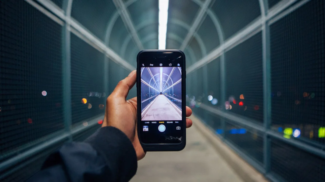 4096px Taking night photo on phone Unsplash 1