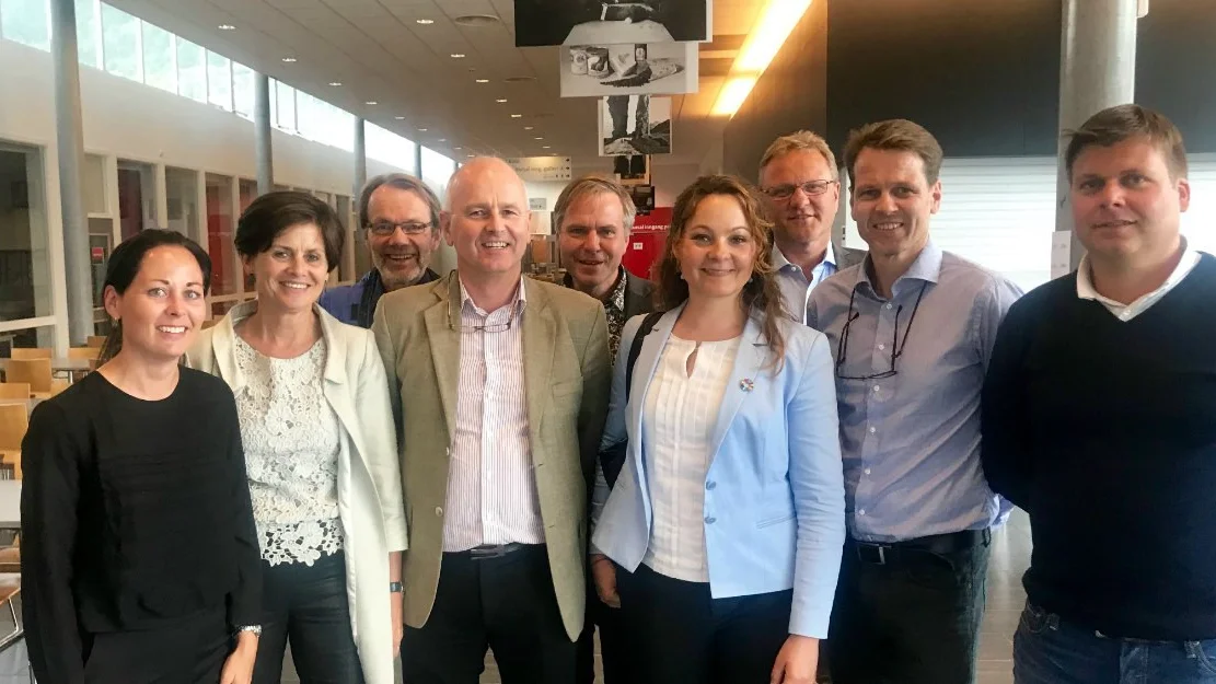 Lokkar med 90 jobbar