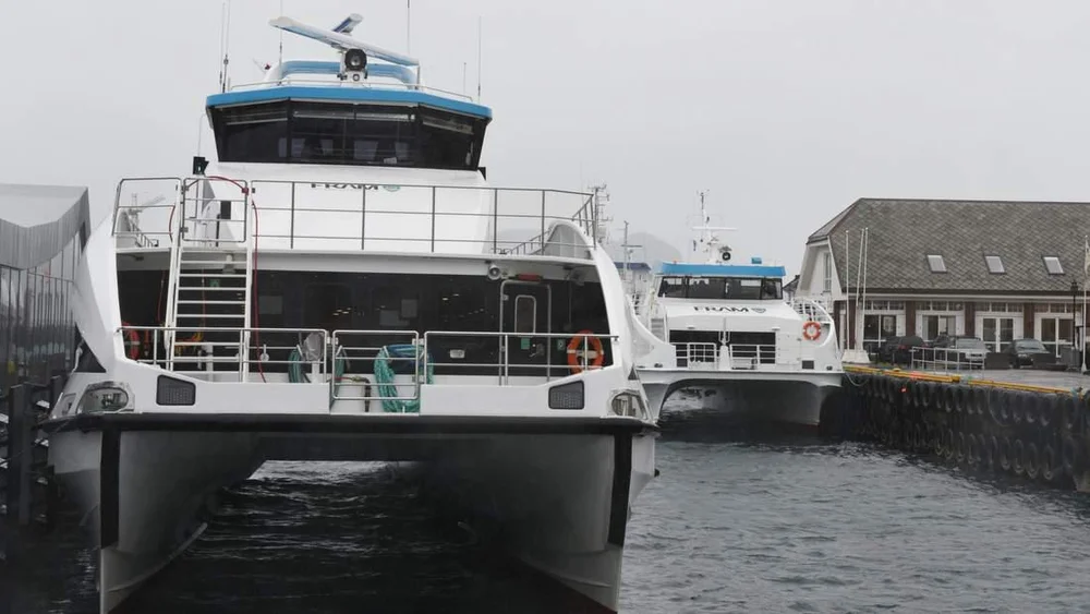 Det naermar seg elbaat Langevaag A Alesund