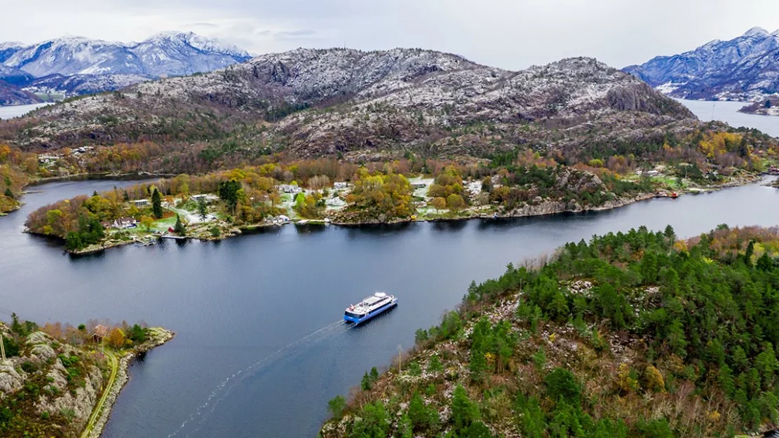 Broedrene Aa baat sprengjer grenser