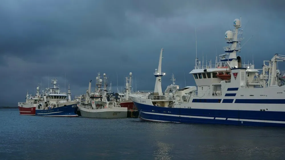 Fiskebatar i Alesund foto Ogne
