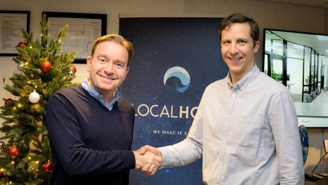 Localhost kjoeper Floroe selskap