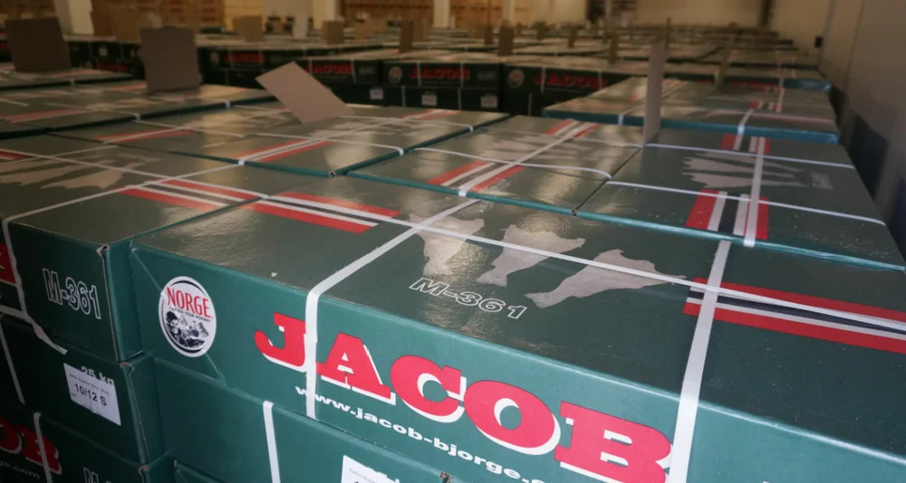 Karton pa lageret Jacob Bjorge Foto Ogne