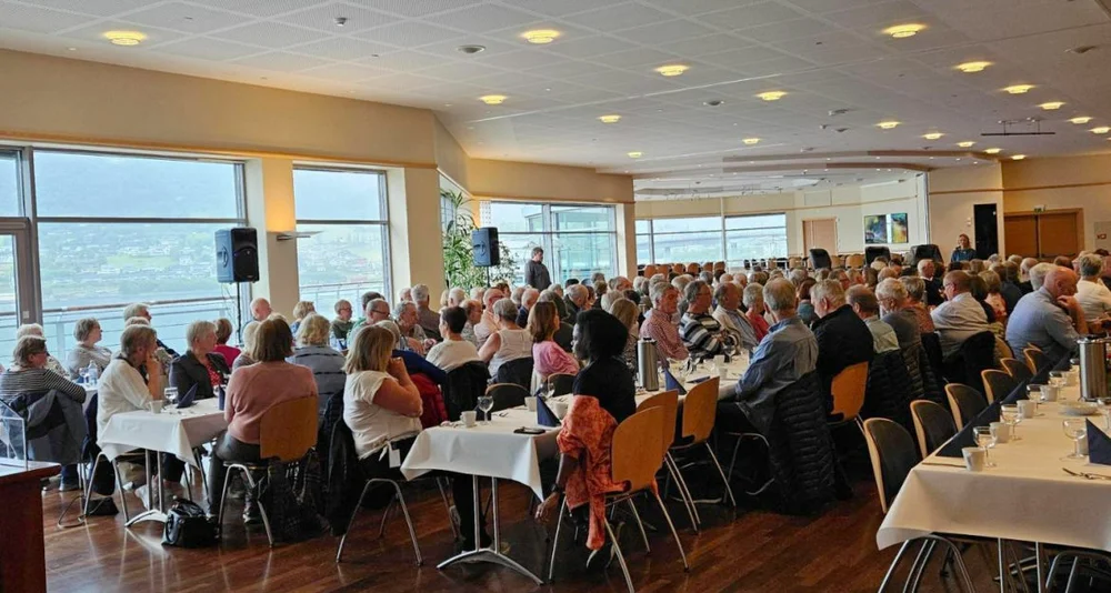 Pensjonistfest ekornes 90 ar foto