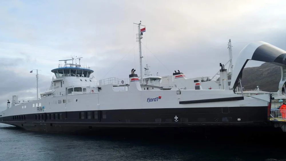 Mohn bak Fjord1 kjoep