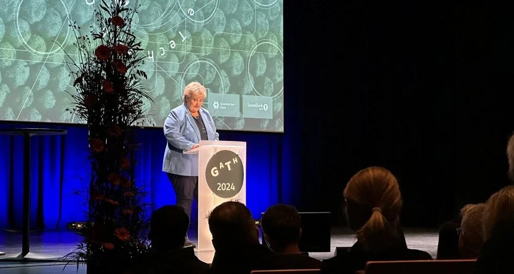 Erna solberg scenen gath foto marius
