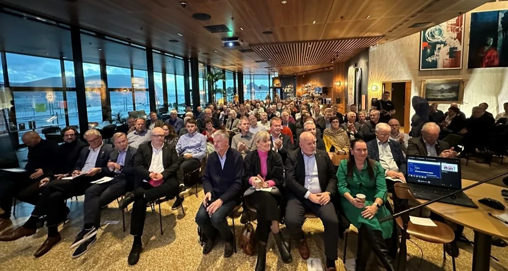 Folkemote formuesskatt Mjolstadneset oversikt foto Marius