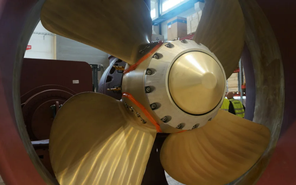 Brunvoll thrusterar Molde foto Ogne