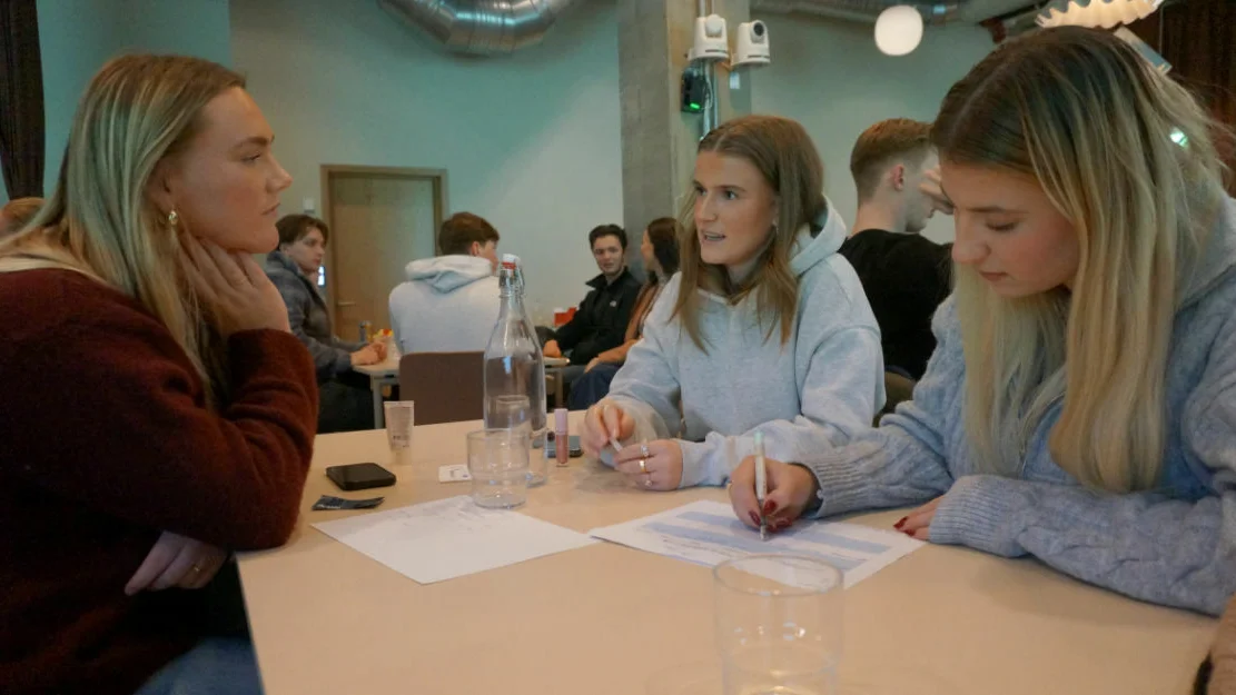 Vilde Skar Klock Charlotte Valboe Saether Larsen og Stefania Adina Neculai Mikro Magi UB Ungt Entreprenorskap 20242025 foto Ogne