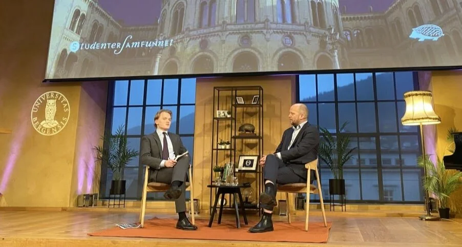 Henrik Helgeland Studentsamfunnet Bergen Trygve Slagsvold Vedum foto Paula