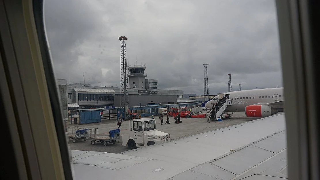 Flytrafikken ned over 60 prosent