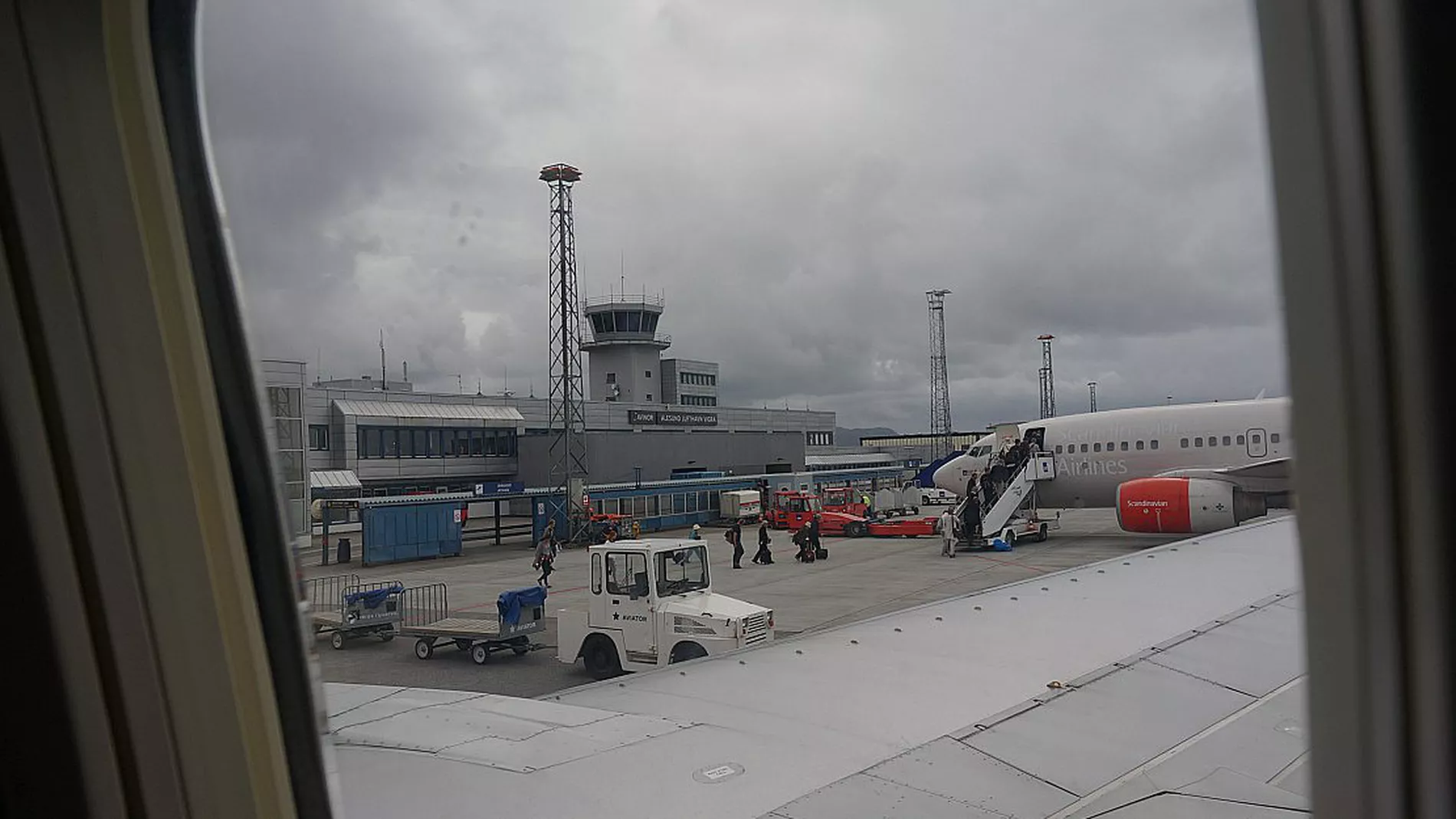 Flytrafikken ned over 60 prosent