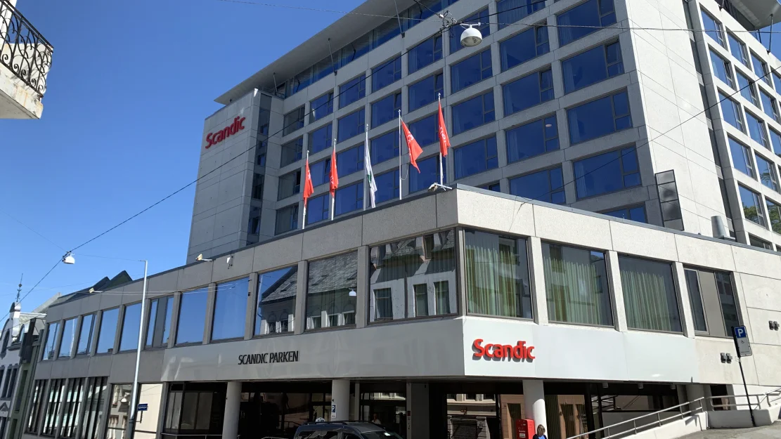 Drygt ti er isolerte paa leilegheitshotell