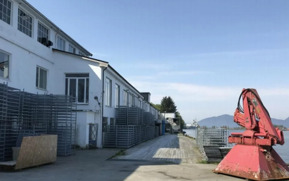 Ny eigar paa Moltustranda