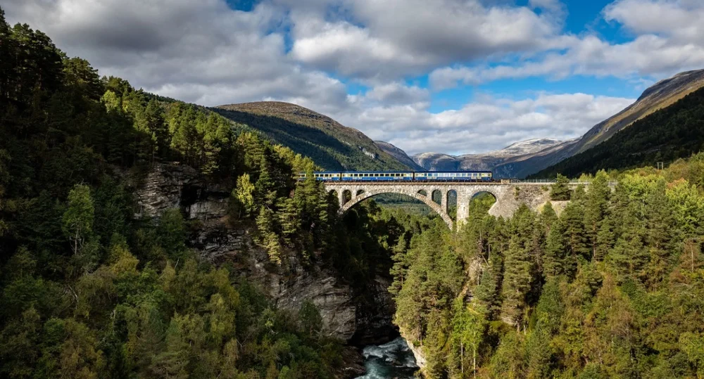 Golden train romsdalen