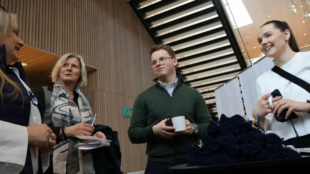 Maritim rekrutteringskonf fosnavag 25 fv Mannskapssjef Kristin V Kolgrov i Havila dagle leiar Trunn Lied Giske i Maritimt opplaerigskontor student Ole Rognes og Cecilie Fiksdal foto Ogne