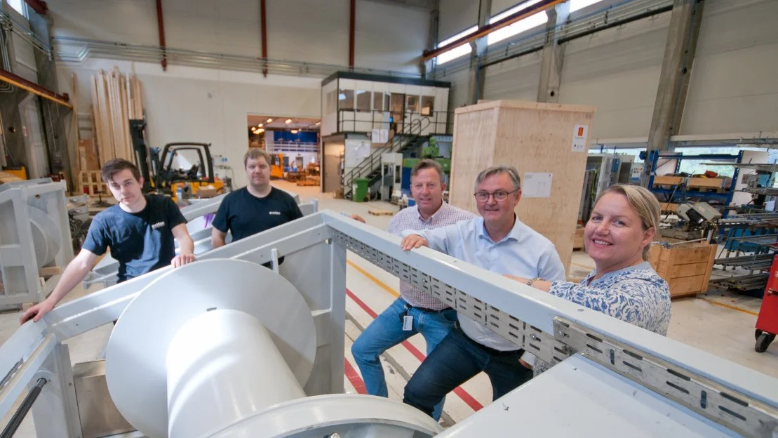 Her blir det fullt koeyr til over sommaren