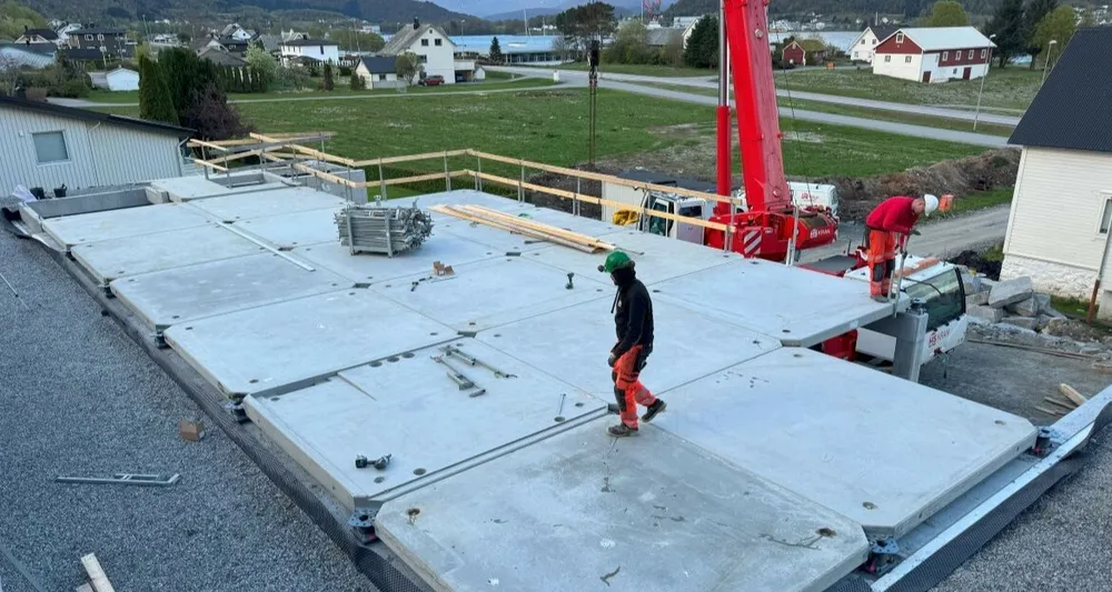 Erlebygg Ulsteinvik under montering foto erlebygg