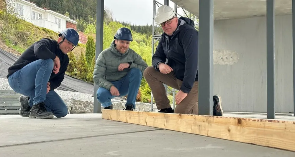 Erlebygg Kjartan Royset Benjamin Eidem og Anders Utgard foto Marius