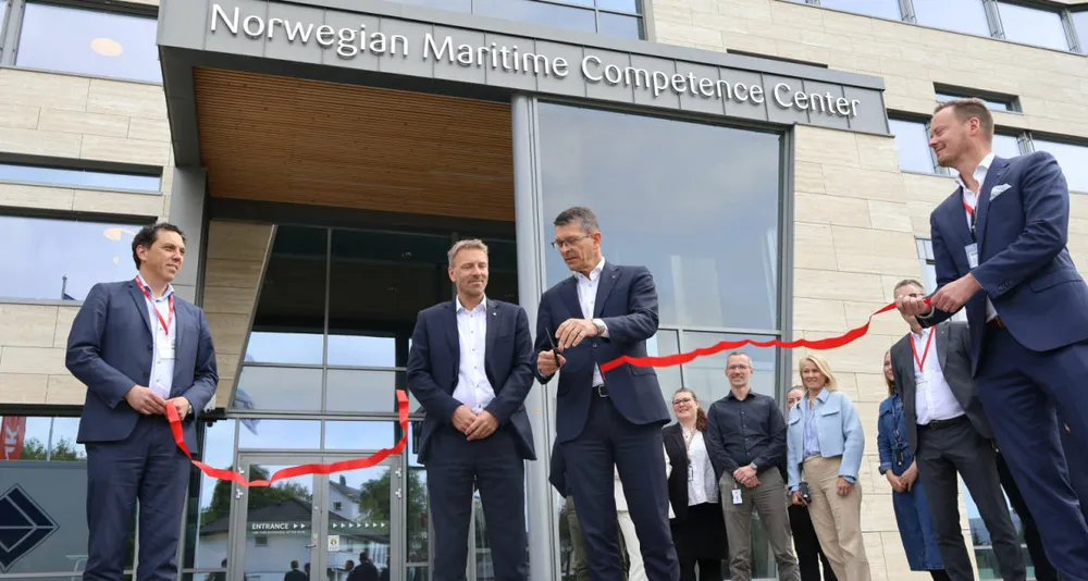 Sjomilitaert senter Kongsberg Alesund foto Ogne