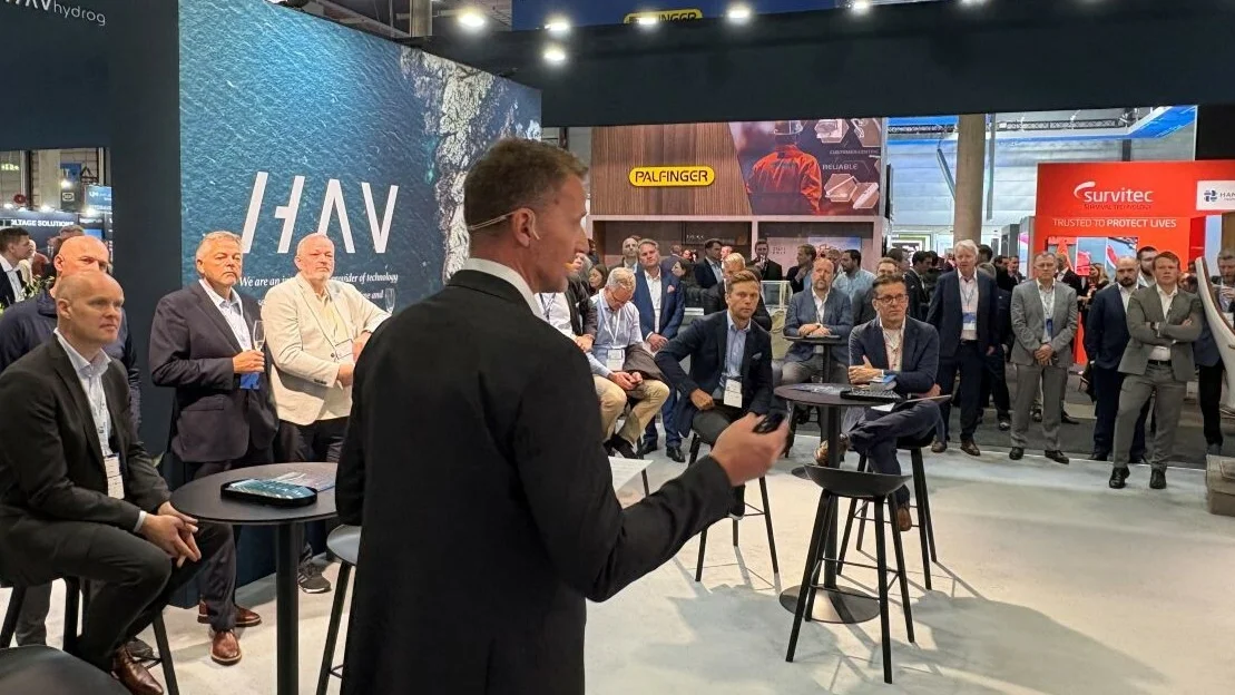 Gunnar Larsen Nor shipping pa stand foto Marius