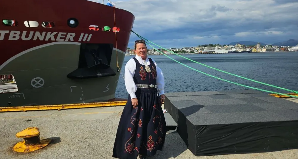 Bunker Oil gudmor Linda Rovik foto Lizbeth