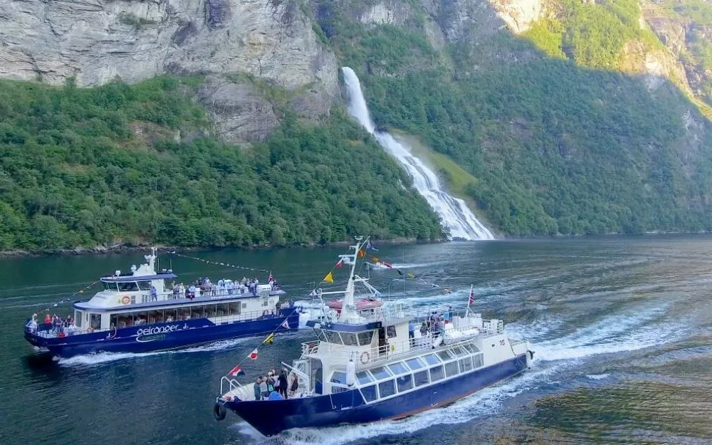 Geiranger Fjordservice fartoy reiseliv foto Gerianger Fjordservice