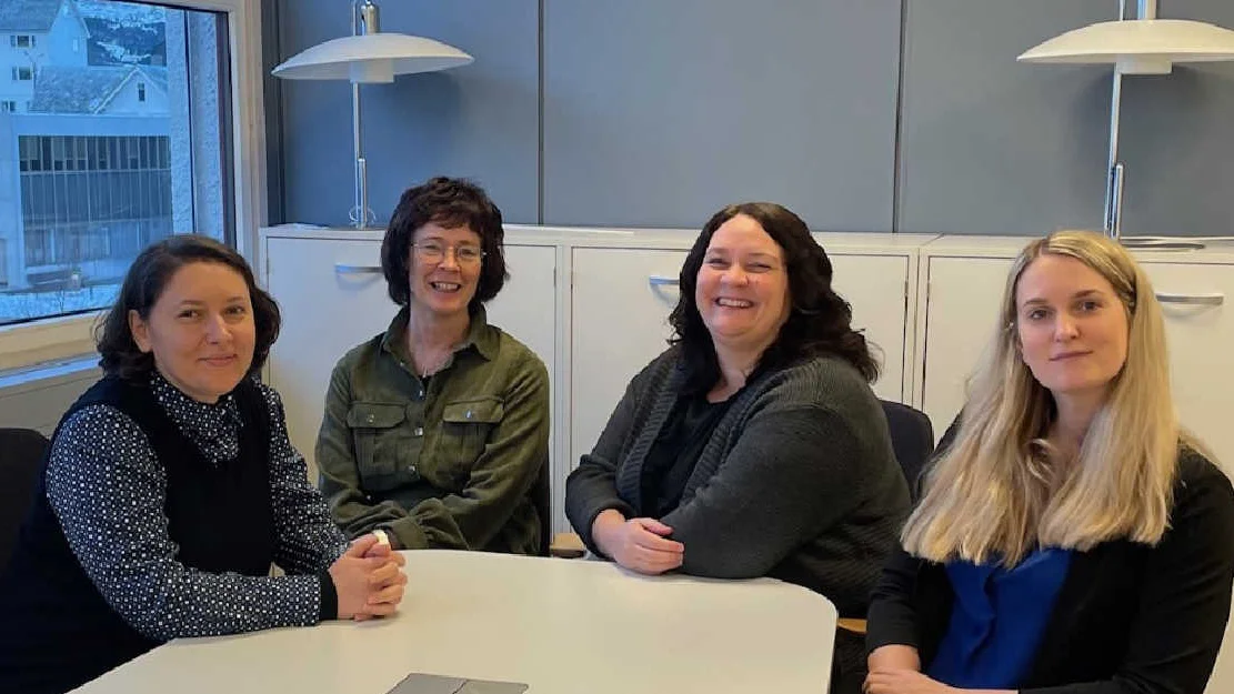 Iryna Jensen Kari Saevik Kvalsund Hanne Kvalsvik og Linda Espeseth Skipsregnskap foto Skipregnskap