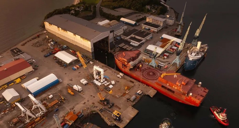 Ulstein Verft oversikt kabelskip Nexans Electra foto Oclin