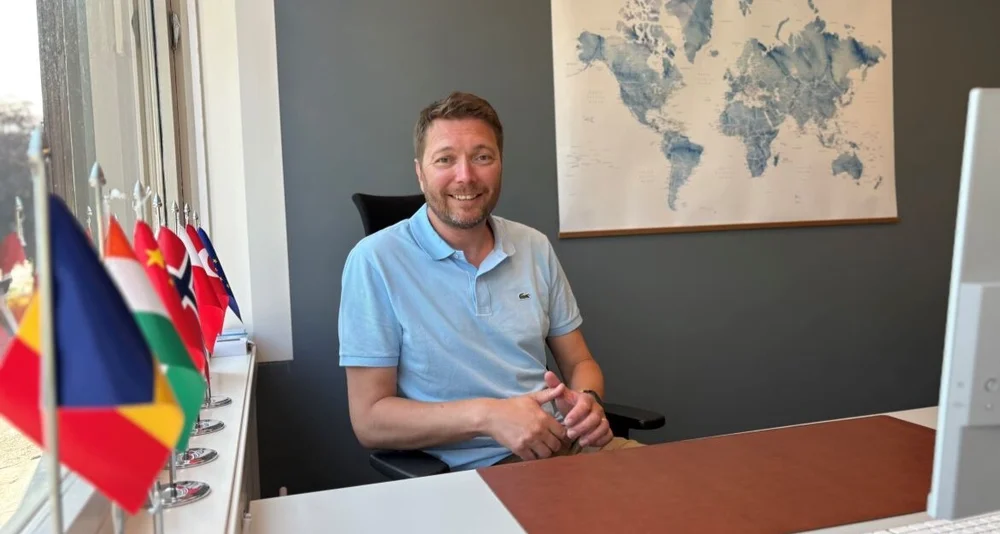 Daniel Garden Maritime Montering inne foto Marius