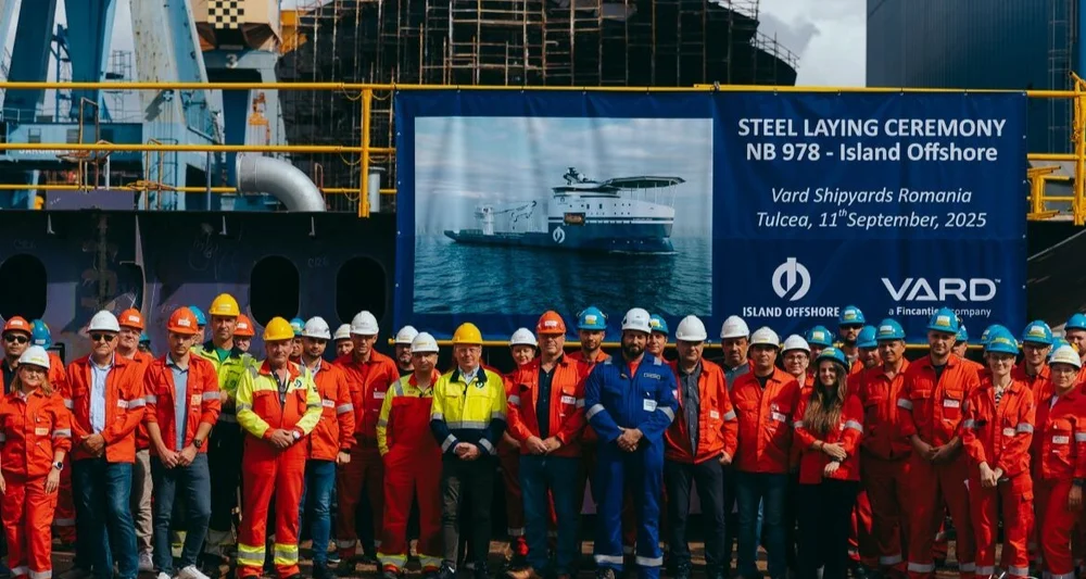 Island Explorer kjolstrekk foto Island offshore