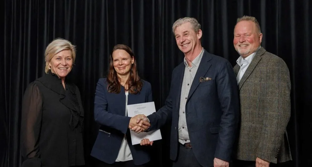 Pharma Nordic kontrakt Siv Jensen Bettina Ernst Bent Andreassen Kjetil Hoye foto Pharma Nordic