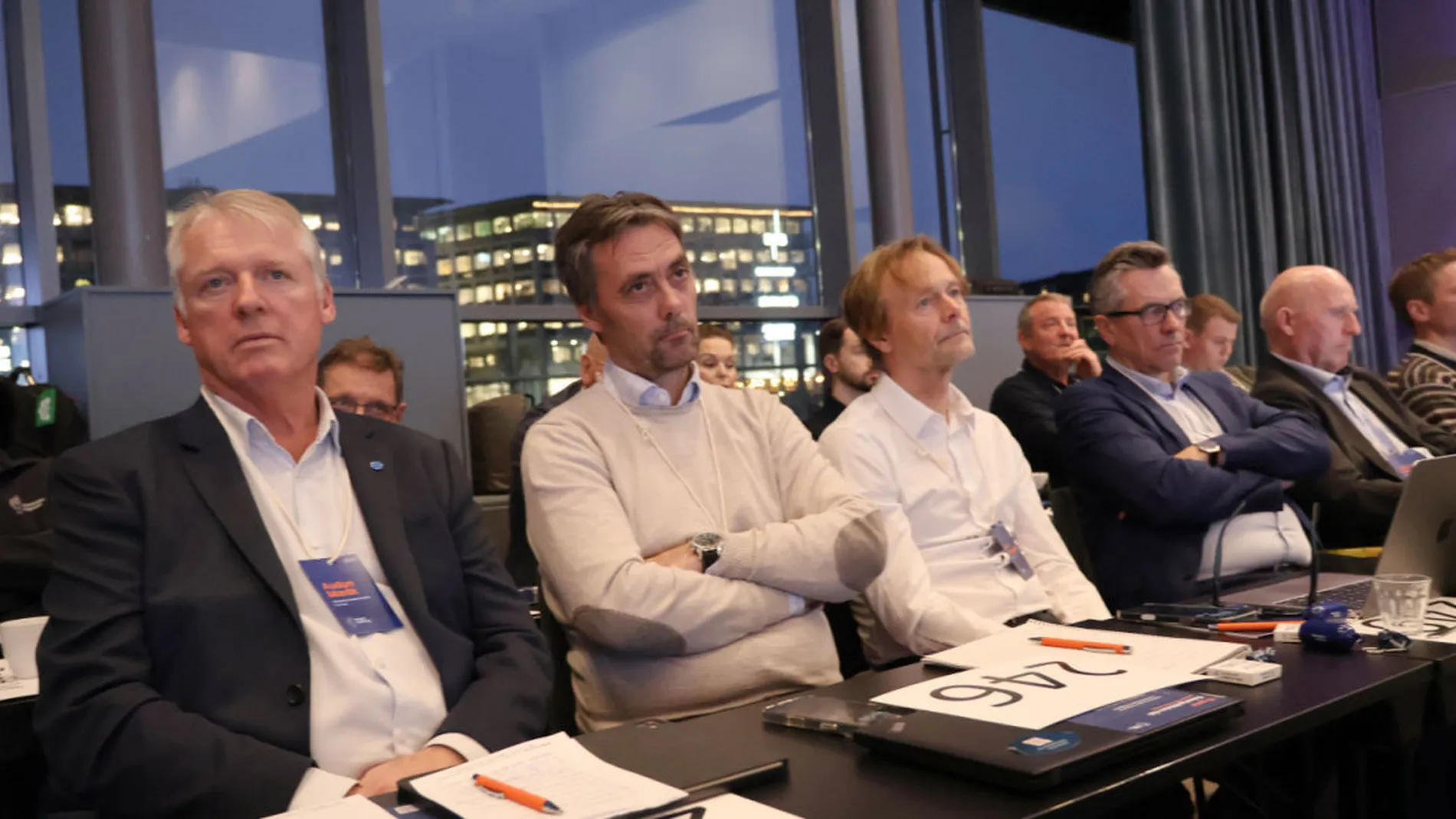 Fiskebat pa Landsmotet til Norges Fiskarlag fv admdir Audun Marak styreleiar Christian Halstensen foto Ogne Oyehaug