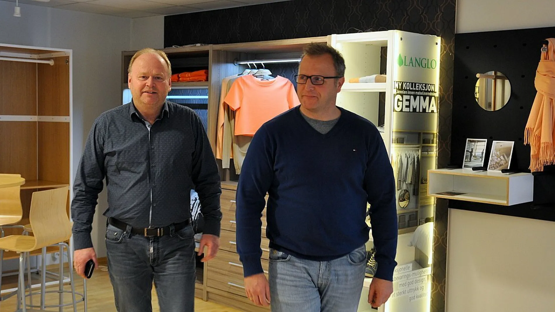 Bjorn Utgard til v og adm direktor Pal Ringstad i Langlo 1