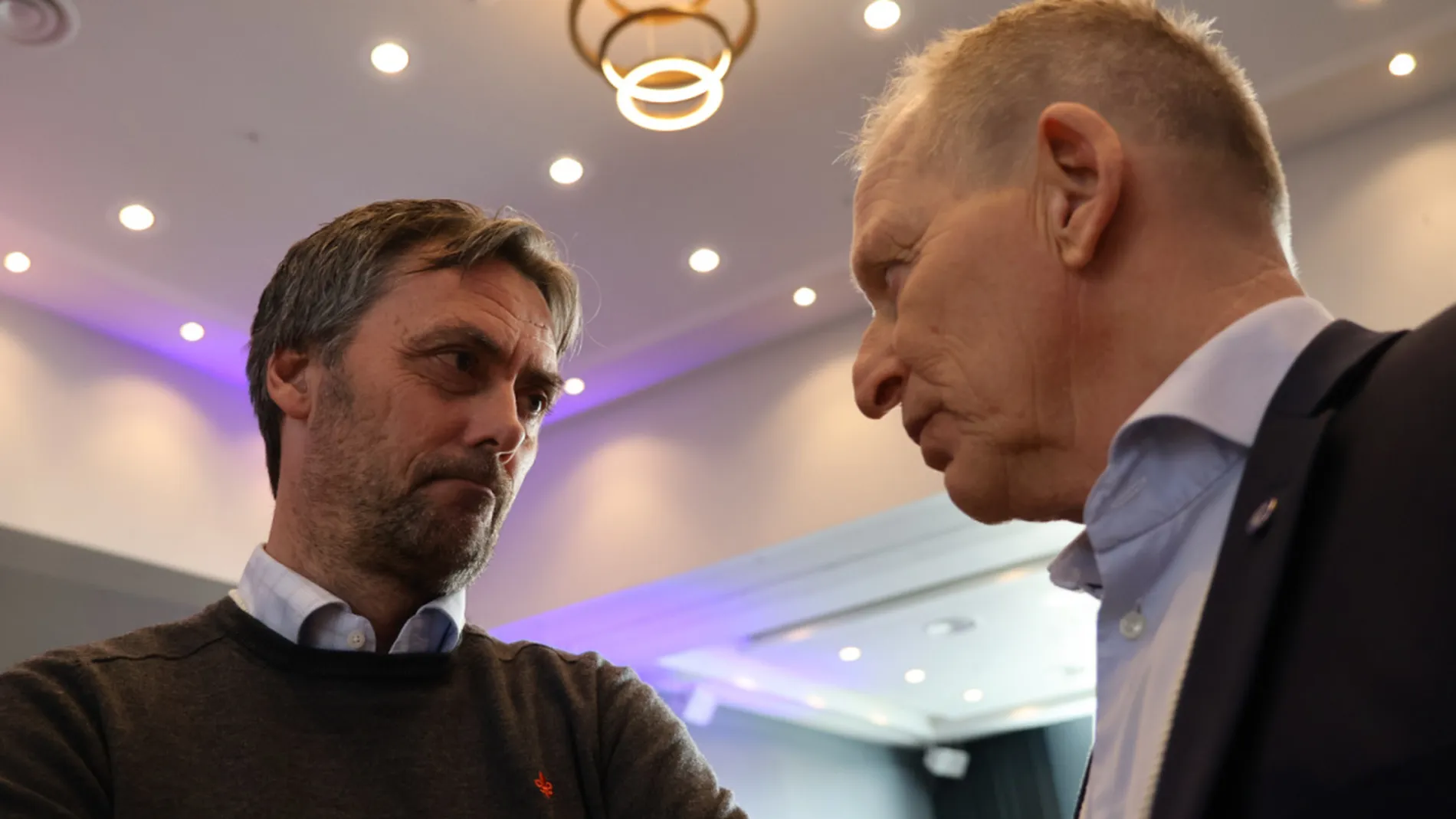 Styreleigar Christian Halstensen i Fiskebat og avtroppande styreleiar Kare Heggebo i Norges Fiskarlag pa landsmotet 2025 Foto Ogne Oyehaug