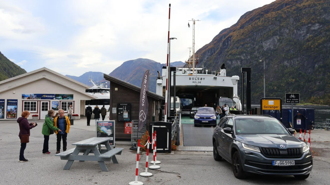 Ferja Bolsoy Geiranger Hellesyltm haust 2025 foto Ogne