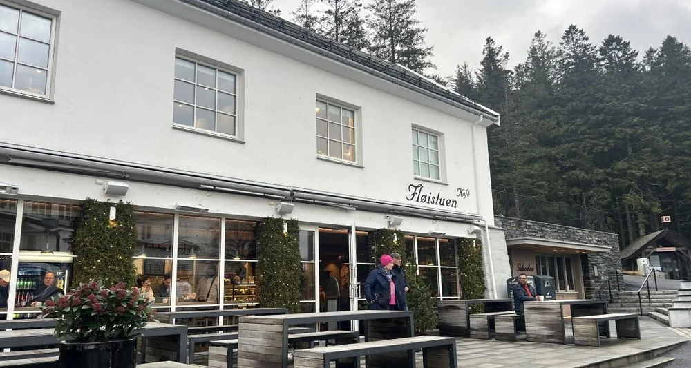 Floien floirestauranten ute foto Karoline