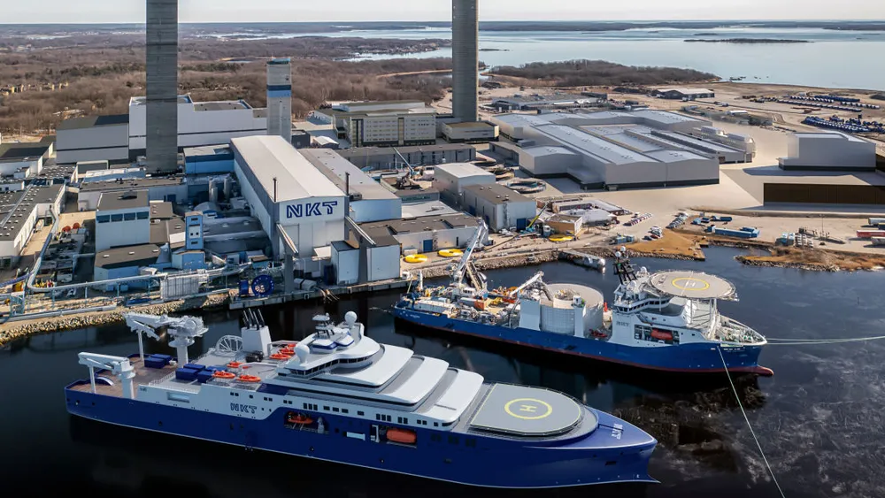 NKT Estelle leonora og Victoria ved fabrikk 1