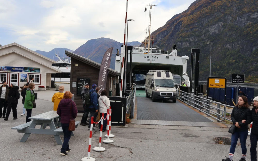 Bolsoy Geiranger haust 25 II foto Ogne