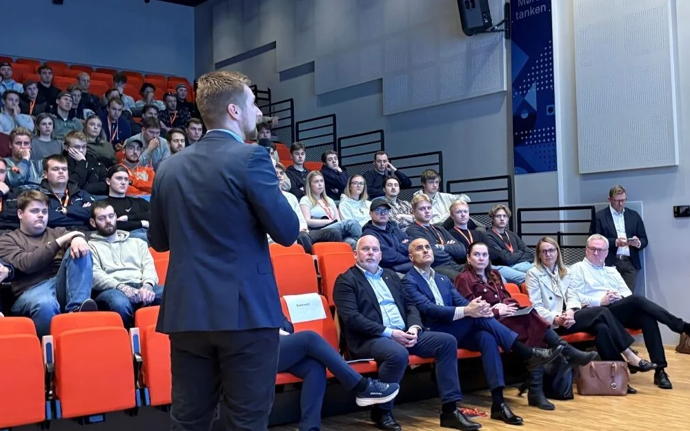 Nmk foredrag fagskole politikerbesok foto Mariu