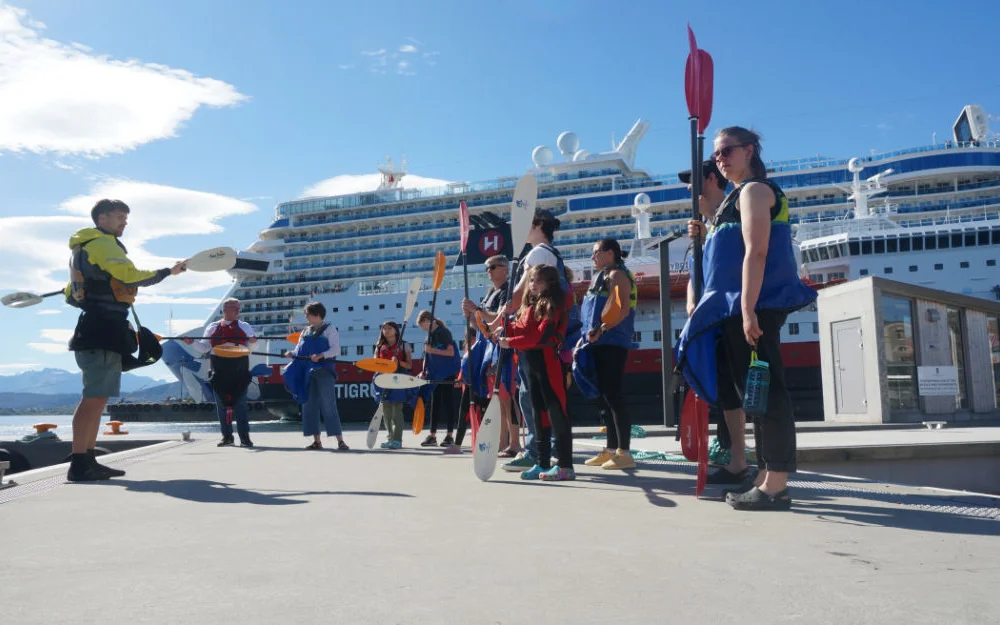 Cruiseturistar Alesund sommar 2024 foto Ogne