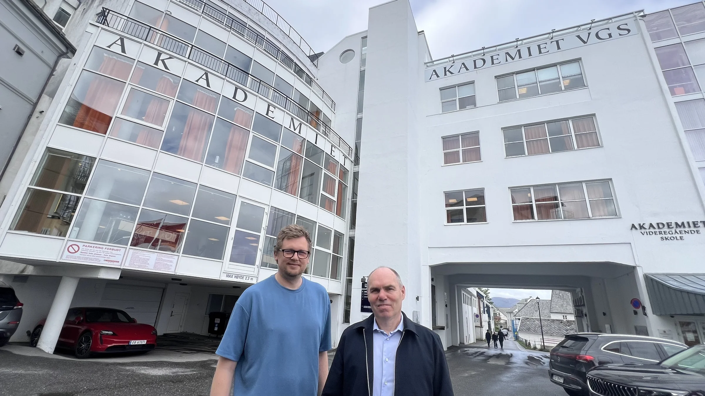Daglig leder Jan Ove Otterlei og rektor Marius Heltne. Foto: Karoline Prytz Berset