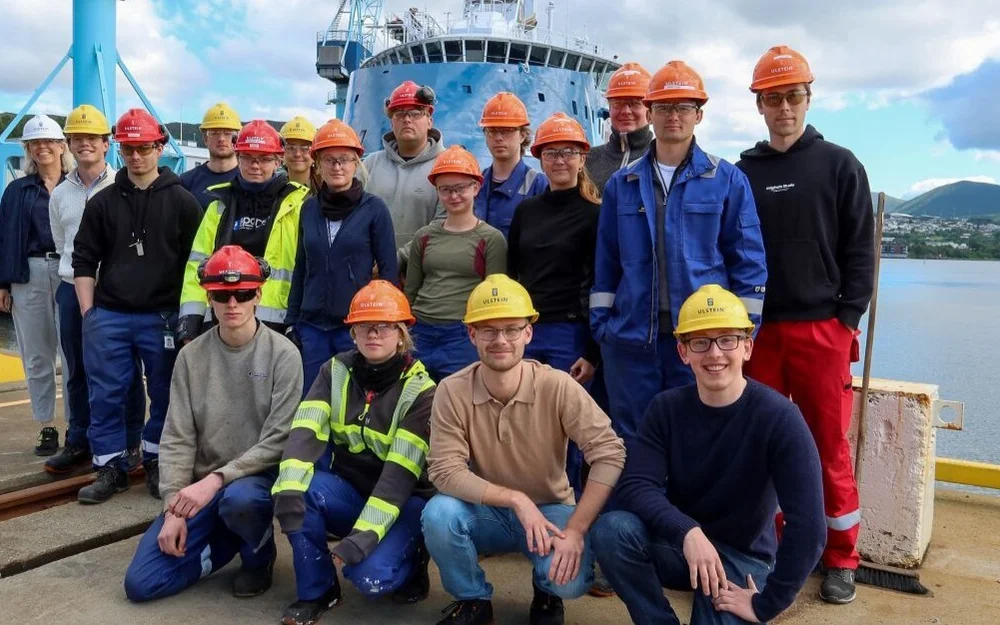 Sommervikarer foto ulstein group