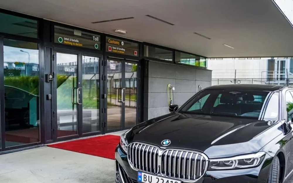 Vip huset oslo lufthavn bmw foto avinor